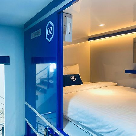 Rosalyne Sleepbox Malioboro 3 Hotell Yogyakarta Eksteriør bilde