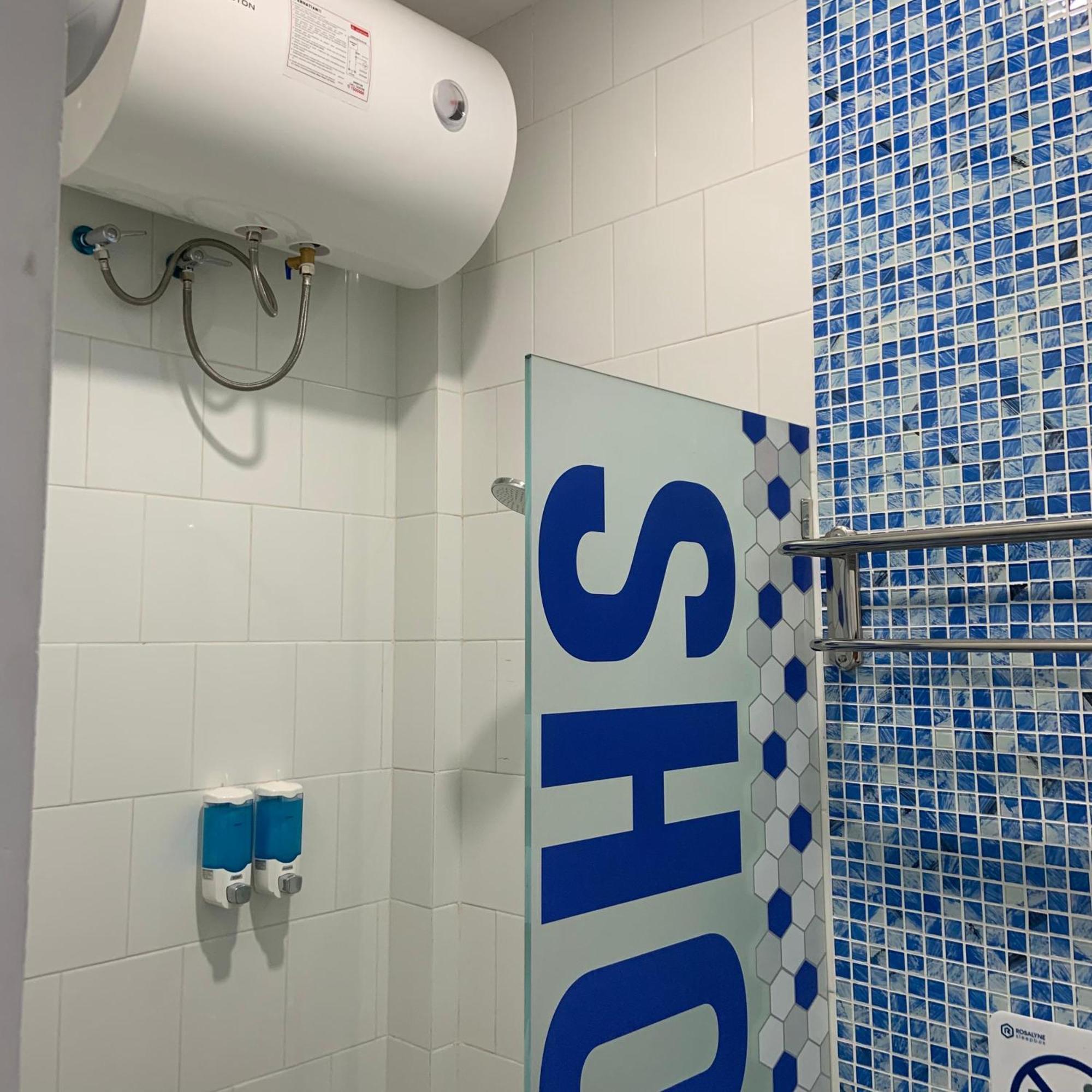 Rosalyne Sleepbox Malioboro 3 Hotell Yogyakarta Eksteriør bilde